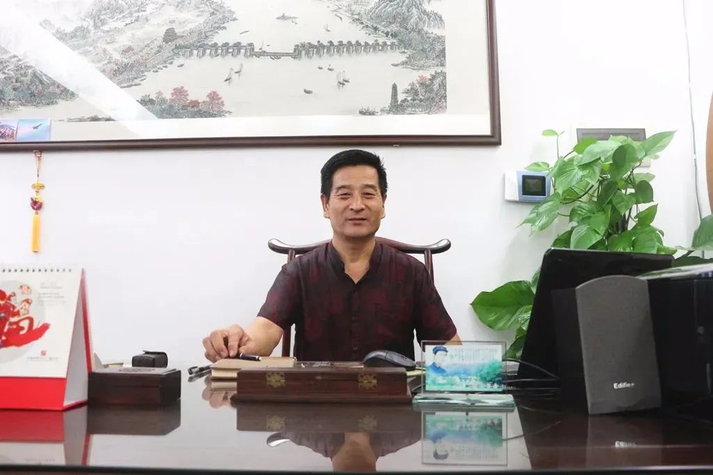 李建成:堅(jiān)守誠信 矢志不渝 ----專訪中國碳酸鍶王李建成